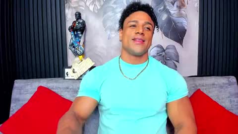 Snapshot of mike_estevess chatting on 09.18.25 online show from 09.18.25