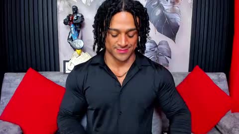 Snapshot of mike_estevess chatting on 09.20.25 online show from 09.20.25