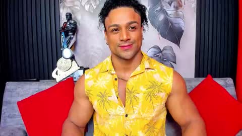 Snapshot of mike_estevess chatting on 09.27.25 online show from 09.27.25