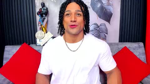 Snapshot of mike_estevess chatting on 10.10.25 online show from 10.10.25