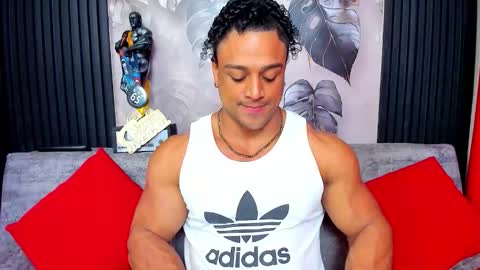 Snapshot of mike_estevess chatting on 11.17.25 online show from 11.17.25