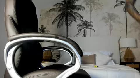 Mike Montoya online show from 10.12.25