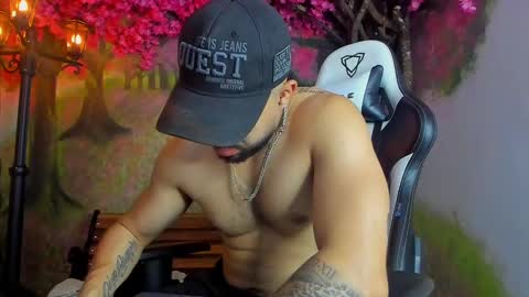 Snapshot of mikeblare chatting on 01.20.25 Mike Blare online show from 01.20.25