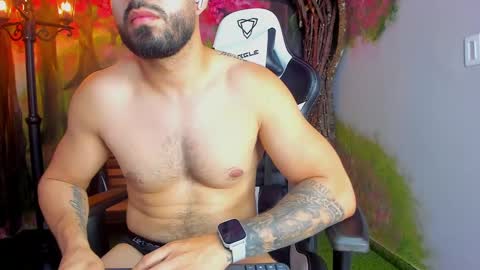 Snapshot of mikeblare chatting on 01.25.25 Mike Blare online show from 01.25.25