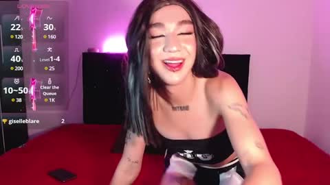 Snapshot of mikee_g chatting on 02.12.25 ZARA BLARE online show from 02.12.25