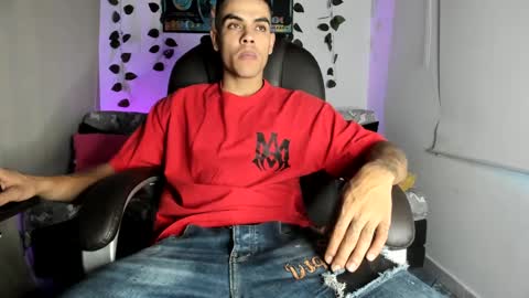 Snapshot of mikee_scooth chatting on 09.21.25 mikee_scooth online show from 09.21.25