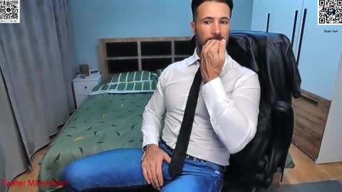 Snapshot of mikestrip chatting on 01.16.25 Mike online show from 01.16.25