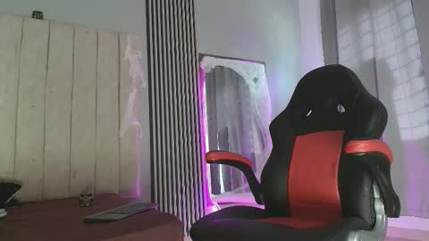 Snapshot of mikey_banji chatting on 10.08.25 mikey_banji online show from 10.08.25