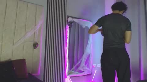 Snapshot of mikey_banji chatting on 10.09.25 mikey_banji online show from 10.09.25