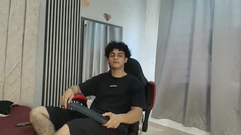 Snapshot of mikey_banji chatting on 11.09.25 mikey_banji online show from 11.09.25