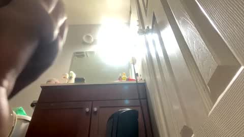 Snapshot of mikeyblunt chatting on 03.10.25 mikeyblunt online show from 03.10.25