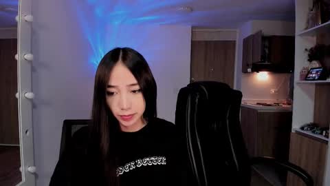 VIOLETAMIKE online show from 12.02.25