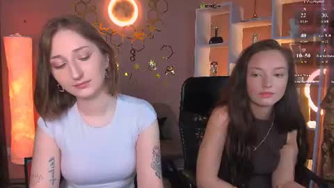 Snapshot of miki_nikki chatting on 06.11.26 Miki online show from 06.11.26