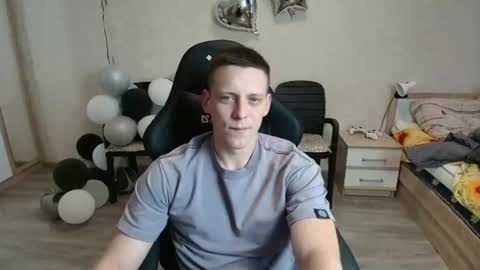 Snapshot of mikimaus0101 chatting on 06.14.26 Michael online show from 06.14.26