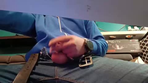 Snapshot of mikkkiz chatting on 02.25.25 Bescior online show from 02.25.25