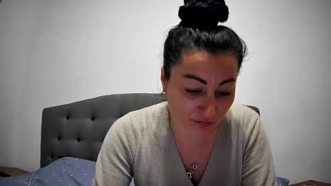 Mikyloveu online show from 02.09.25