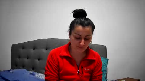 Mikyloveu online show from 02.24.25