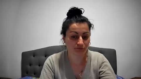 Mikyloveu online show from 02.26.25