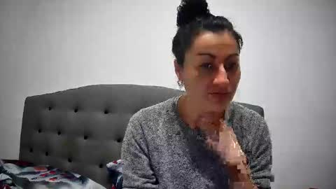 Mikyloveu online show from 01.12.26