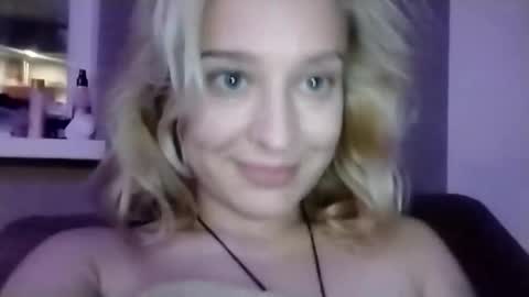 Snapshot of mila_420 chatting on 10.10.25 Mila 420 online show from 10.10.25