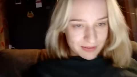 Snapshot of mila_420 chatting on 11.02.25 Mila 420 online show from 11.02.25