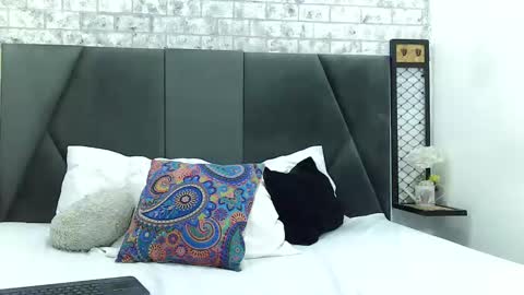 mila_adamss online show from 02.09.25