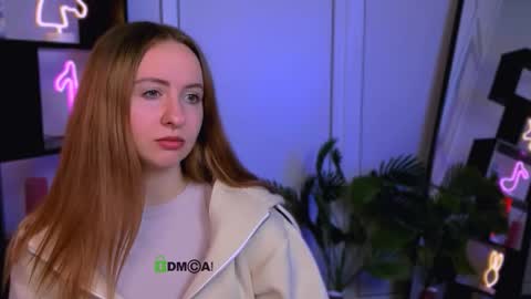 Snapshot of mila_glow chatting on 09.28.25 mila_glow online show from 09.28.25