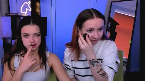 Snapshot of mila_glow chatting on 10.25.25 mila_glow online show from 10.25.25