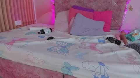 mila_grace_ online show from 12.13.25