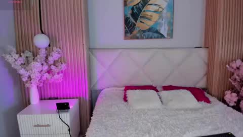 mila_hank online show from 05.07.26