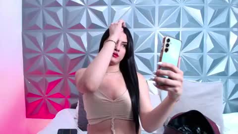 mila_heart online show from 10.08.25