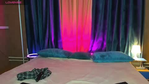 Snapshot of mila_kinor chatting on 12.22.24 mila_kinor online show from 12.22.24