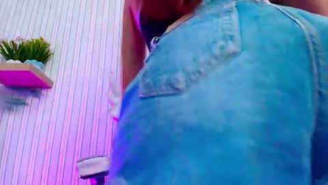 Snapshot of mila_mickey chatting on 07.24.26 online show from 07.24.26