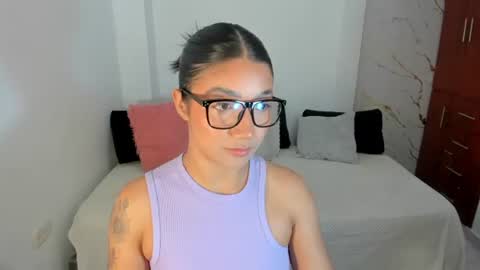 Snapshot of mila_rose1 chatting on 07.16.26 martina online show from 07.16.26