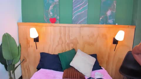 Snapshot of mila_samy chatting on 10.18.25 Mila and samy online show from 10.18.25