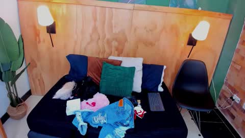 Snapshot of mila_samy chatting on 10.19.25 Mila and samy online show from 10.19.25