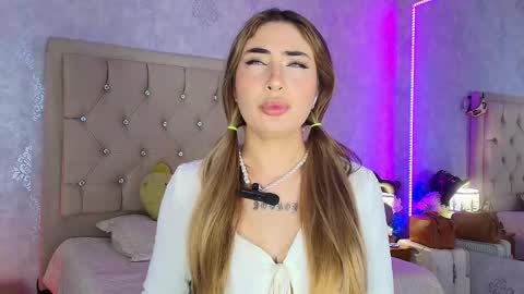 Snapshot of mila_smirnovavk chatting on 03.08.26 MILA online show from 03.08.26