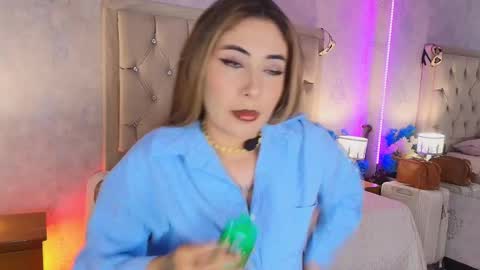 Snapshot of mila_smirnovavk chatting on 03.24.26 MILA online show from 03.24.26