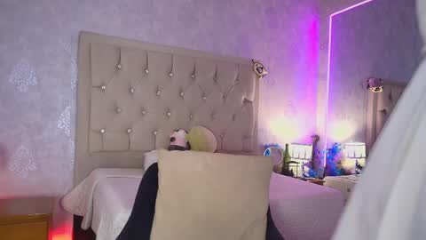 Snapshot of mila_smirnovavk chatting on 03.28.26 MILA online show from 03.28.26