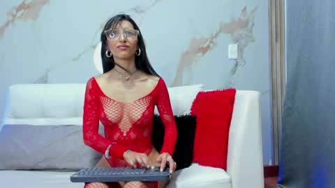          online show from 02.04.25