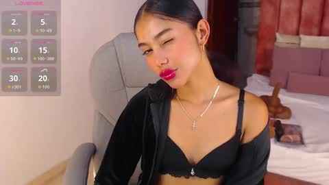 Snapshot of milaa_star chatting on 09.18.25 milaa_star online show from 09.18.25