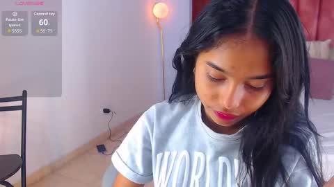 Snapshot of milaa_star chatting on 09.25.25 milaa_star online show from 09.25.25