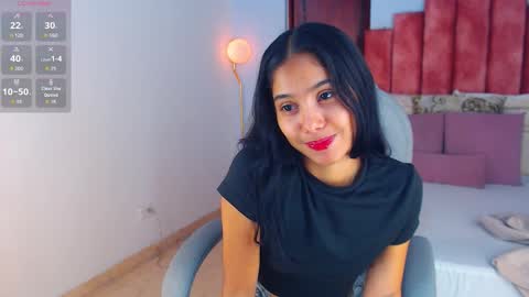 Snapshot of milaa_star chatting on 10.18.25 milaa_star online show from 10.18.25