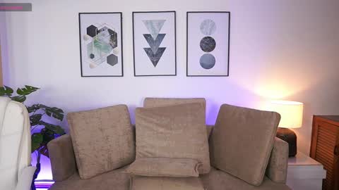 milacrave online show from 09.09.25