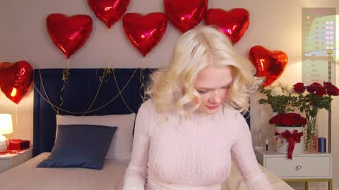 Snapshot of milademies chatting on 01.02.25 Miss Cutie online show from 01.02.25