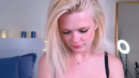 Miss Cutie online show from 03.06.26