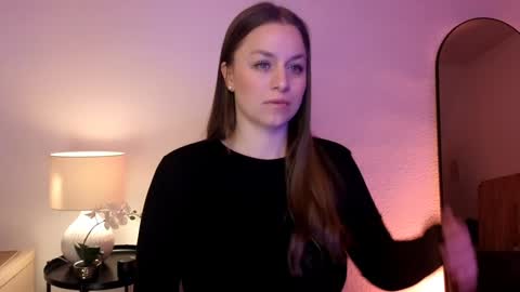 Mila Fleur online show from 01.30.25