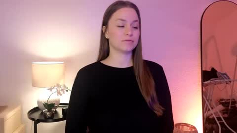 Mila Fleur online show from 02.15.25