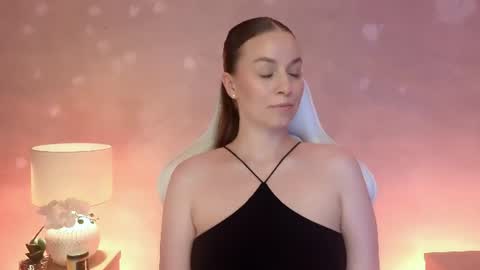 Mila Fleur online show from 07.15.26