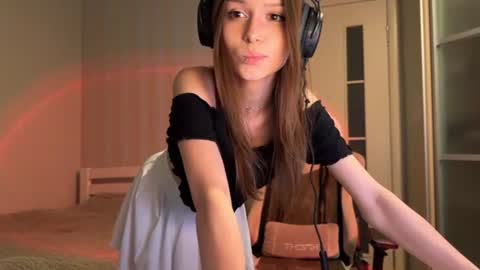 milamiuu online show from 07.09.26